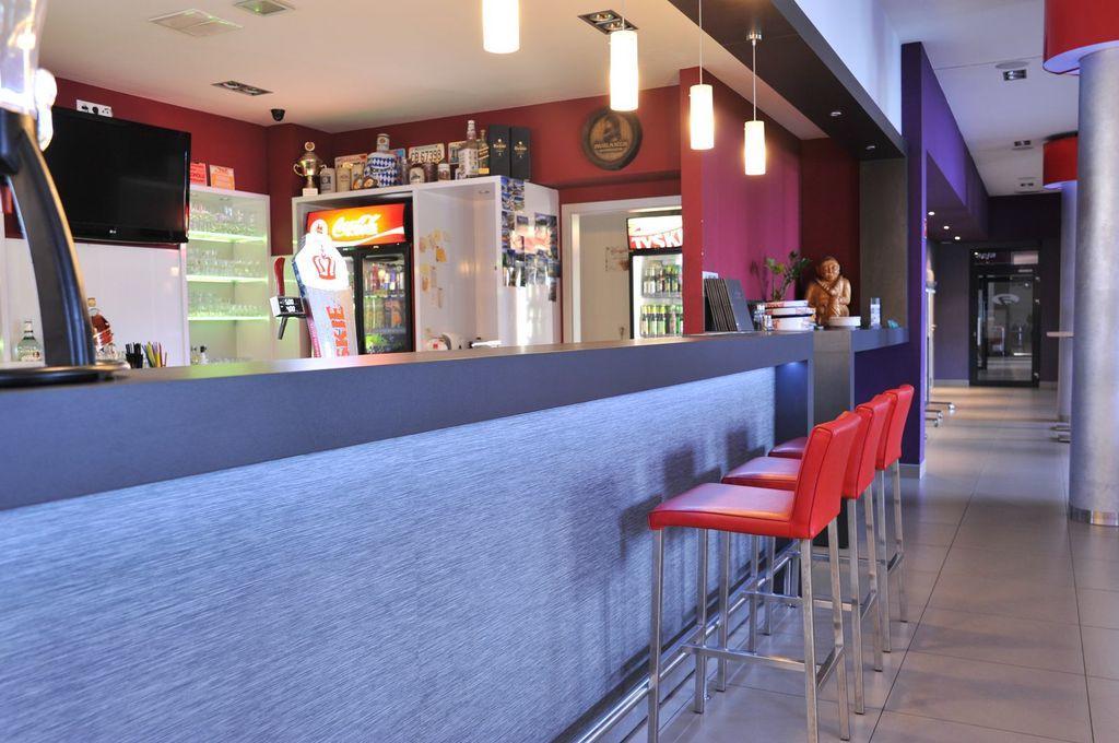 Oswald Arena Hotel Jemielnica ภายนอก รูปภาพ