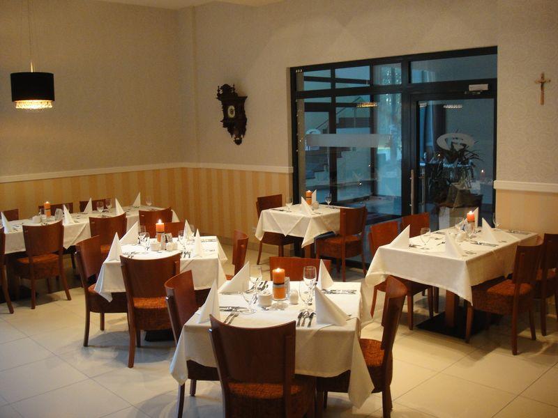 Oswald Arena Hotel Jemielnica ภายนอก รูปภาพ